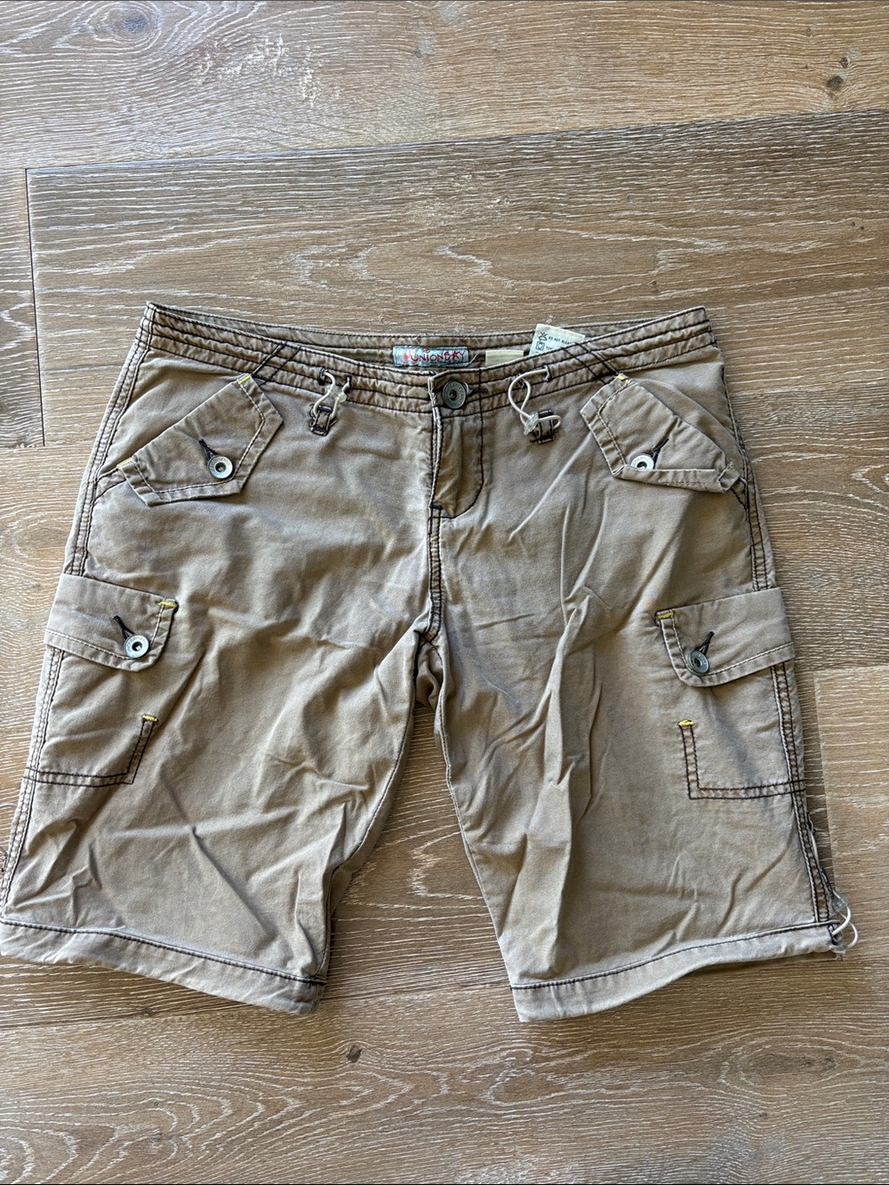 Vintage UNIONBAY Women's Tan Cargo Shorts